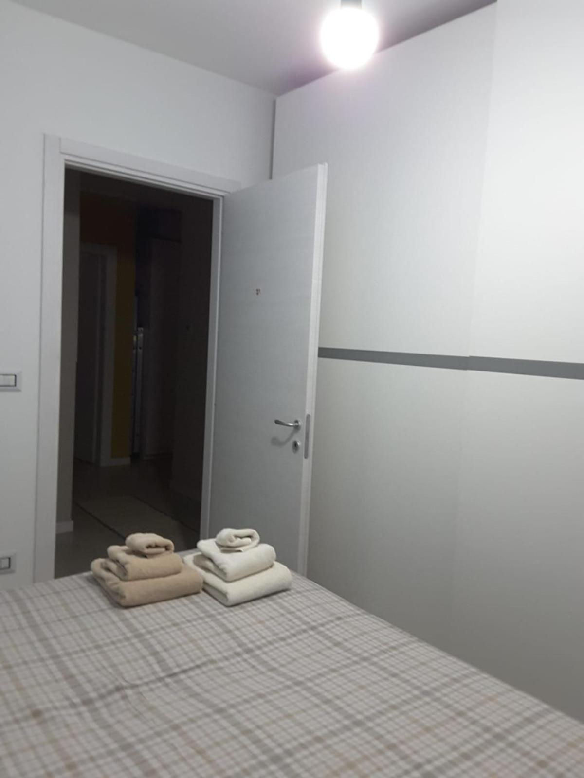 Lucrece Holiday Apartment Турин Екстер'єр фото