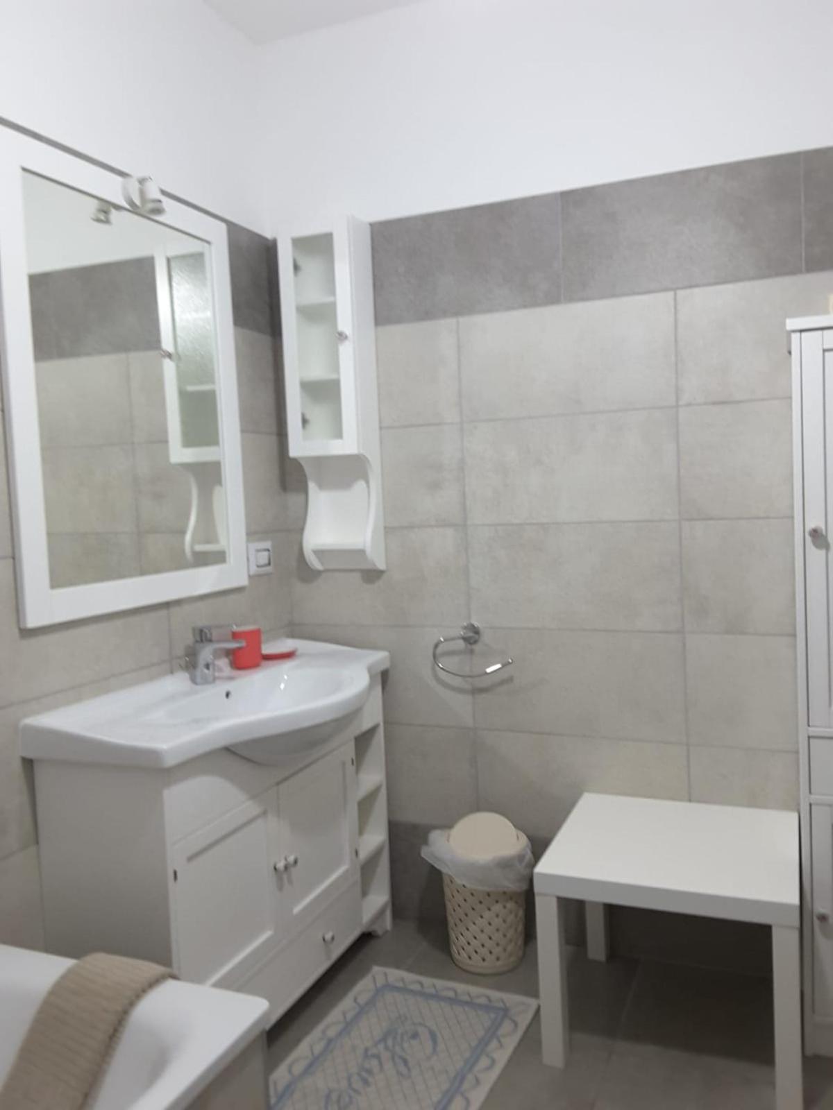 Lucrece Holiday Apartment Турин Екстер'єр фото