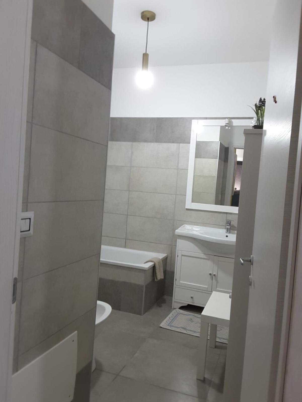 Lucrece Holiday Apartment Турин Екстер'єр фото