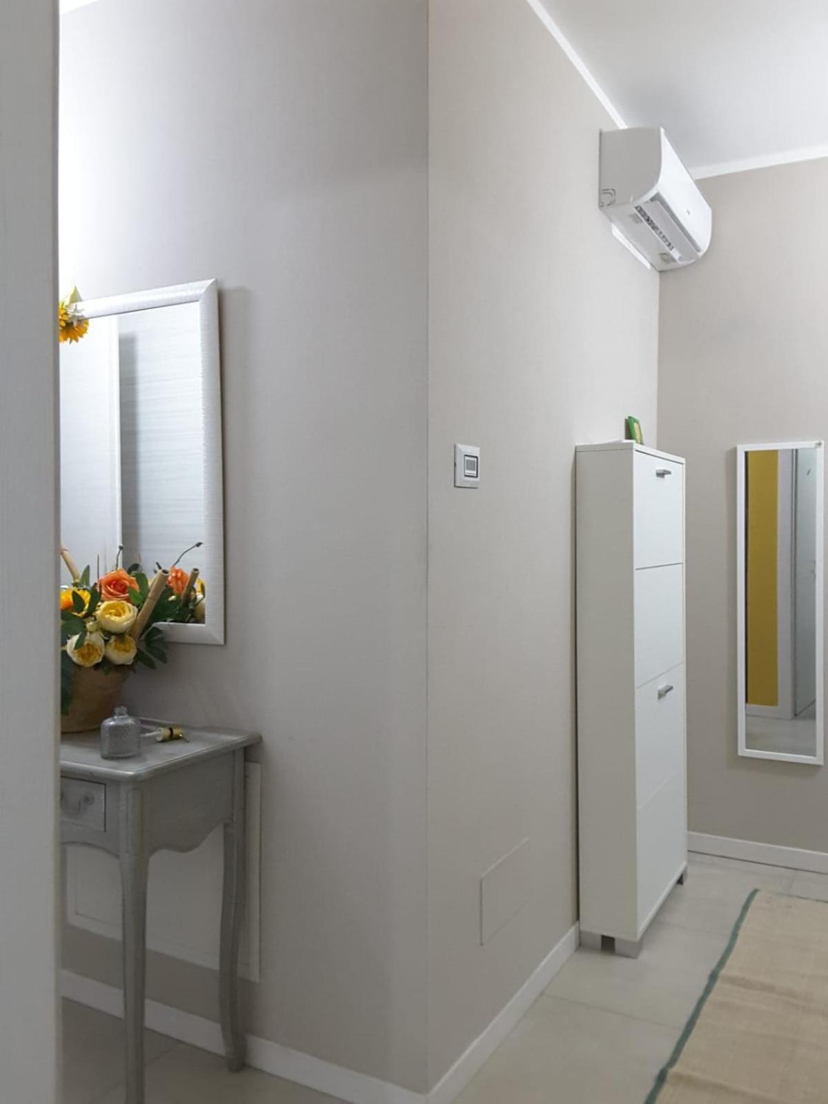 Lucrece Holiday Apartment Турин Екстер'єр фото